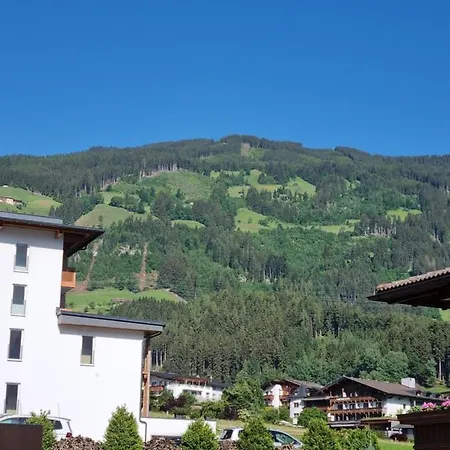 Veronikas Relax & Family Zillertal Apartment Fuegen